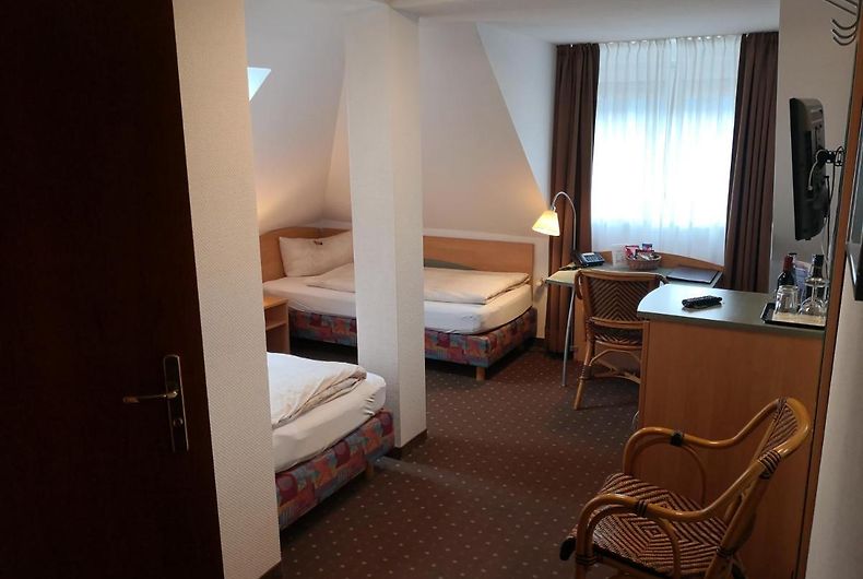 PENSION AM HEUSTEIG STUTTGART
