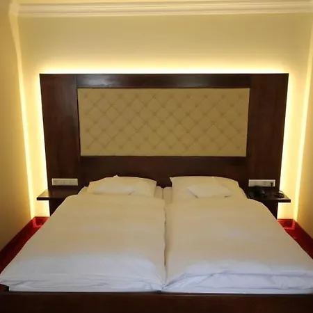 Szálloda Woertz Schlosschen Zur Weinsteige 4*