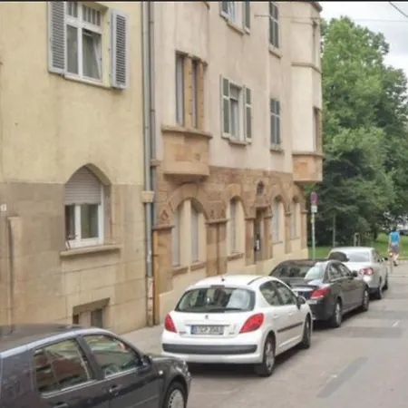 Ubytování v soukromí Cozy In Near Center With Shared Bathroom And Kitchen