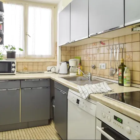 Cozy In Near Center With Shared Bathroom And Kitchen Štutgart