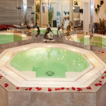 Отель Relax & 3*
