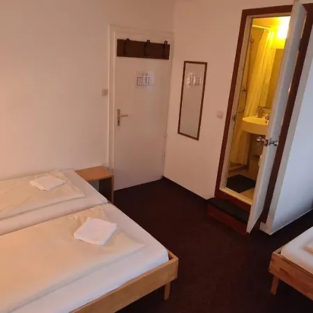 Hotell Lamm 2*