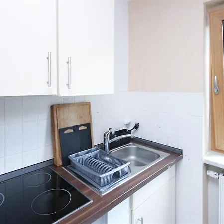 Alfa Mitte 2 City-lage Berliner Platz Balkon Netflix Kueche Wm L 2br 5 Beds 6 People L Fully Equipped Kitchen & Bathroom شقة *