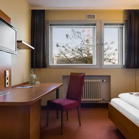 Plaza Rieker Hauptbahnhof Hotel 3*
