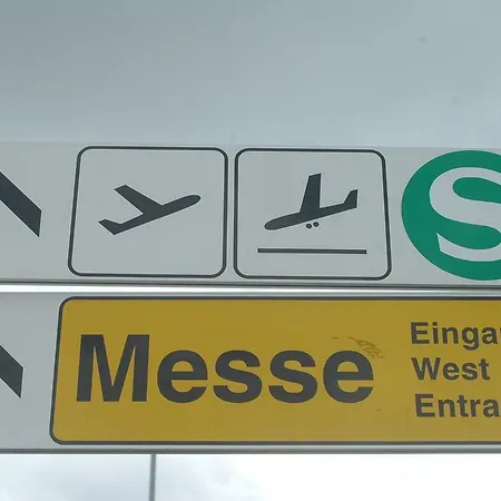 Messe & Airport 호텔