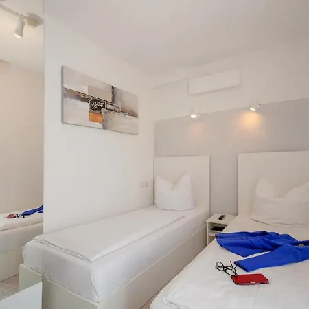 Ξενοδοχείο Relax & 3*