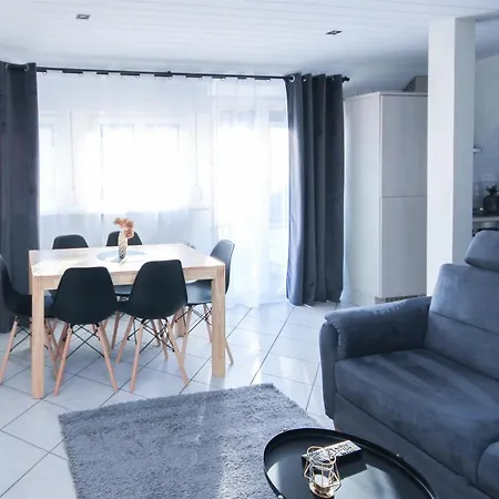 Alfa 3zi-maisonette 6 Personen Zuffenhausen Nahe Porsche & Bosch L Wifi & Smarttv I 3br 4 Beds I Kitchen I Bathroom & Wc Апартаменты Штутгарт