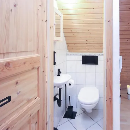 Апартаменты Alfa 3zi-maisonette 6 Personen Zuffenhausen Nahe Porsche & Bosch L Wifi & Smarttv I 3br 4 Beds I Kitchen I Bathroom & Wc