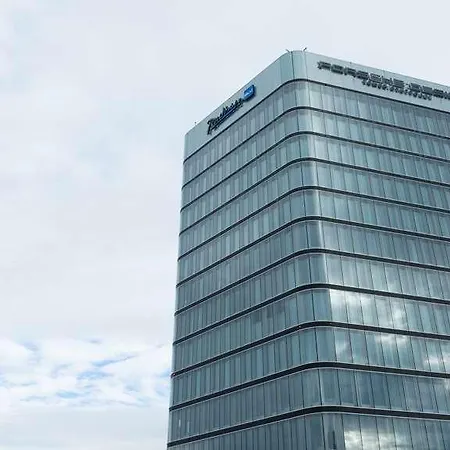 Hotel Radisson Blu At Porsche Design Tower Stuttgart