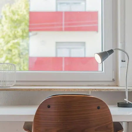 Schoene 2 Zimmer Zentral In West Apartmán