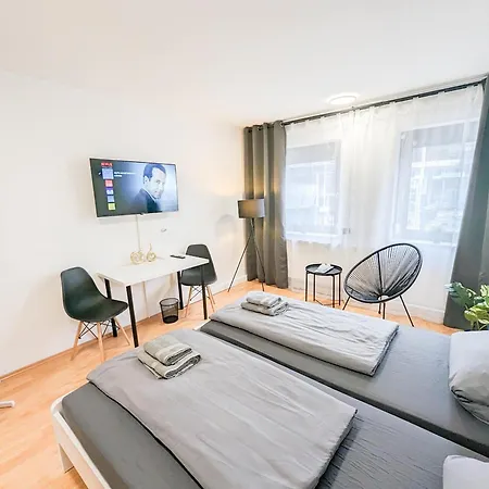 Alfa Mitte 2 City-lage Berliner Platz Balkon Netflix Kueche Wm L 2br 5 Beds 6 People L Fully Equipped Kitchen & Bathroom شقة *
