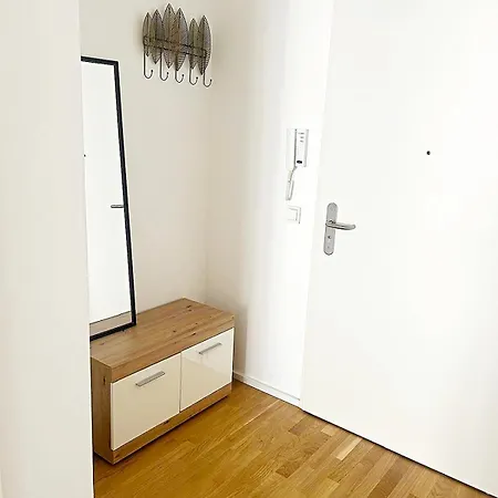 Seductive 1-room Apt, Centre Of Apartamento Stuttgart