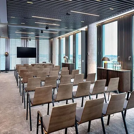 Hotel Radisson Blu At Porsche Design Tower