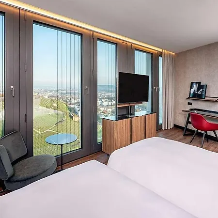 Hotel Radisson Blu At Porsche Design Tower *