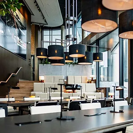 Radisson Blu At Porsche Design Tower
