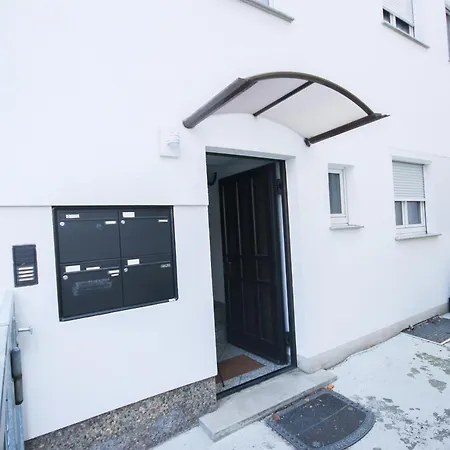 Alfa 3 6 Betten Zuffenhausen Porsche Bosch Bz Wlan Ebk Wm Apartment *