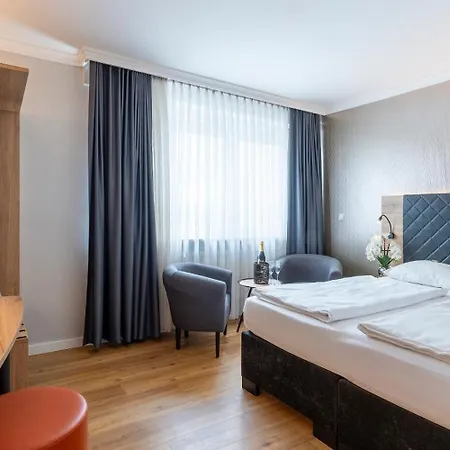 Hotel Plaza Rieker Hauptbahnhof Estugarda