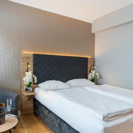 Plaza Rieker Hauptbahnhof 3* Estugarda