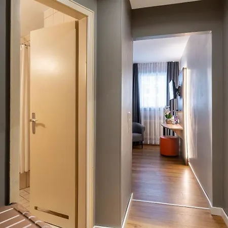 Plaza Rieker Hauptbahnhof Hotel 3*