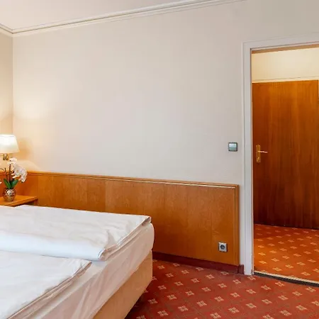 Hotel Plaza Rieker Hauptbahnhof 3*