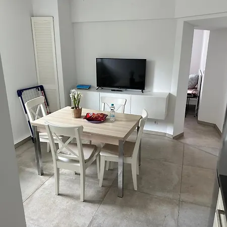 Gemuetliches 2 In Guter Lage Apartment *