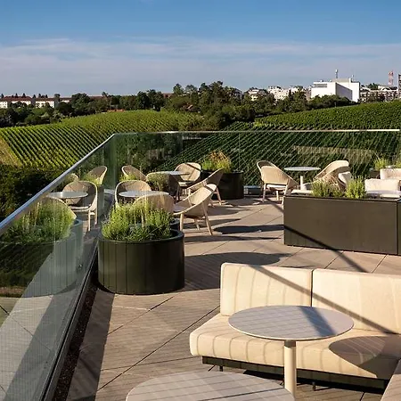 Hotel Radisson Blu At Porsche Design Tower *