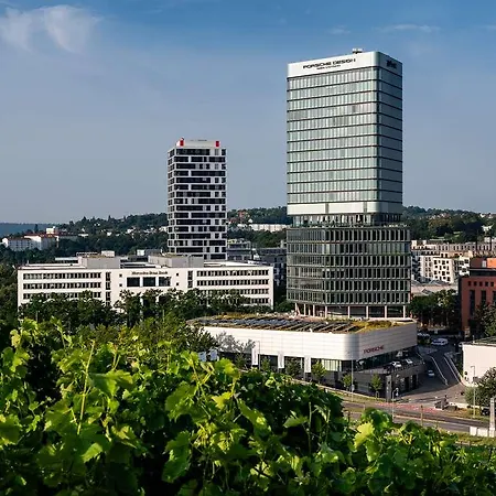 Hotel Radisson Blu At Porsche Design Tower