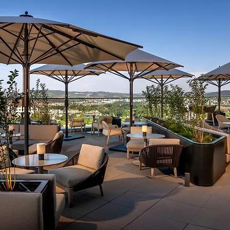 Hotel Radisson Blu At Porsche Design Tower *