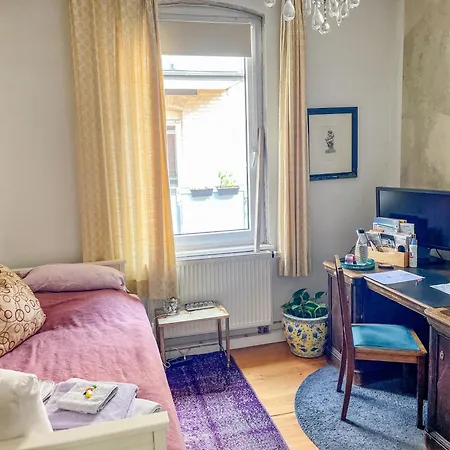 In Kuenstlerwohnung