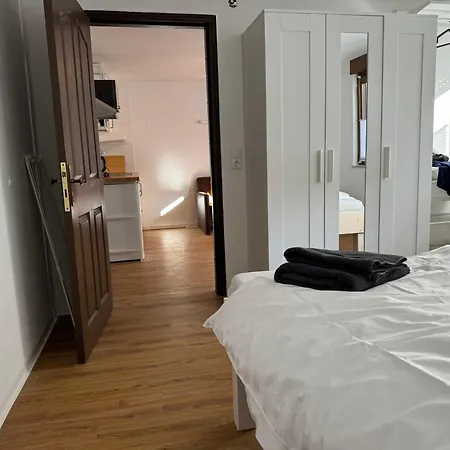 2 Mit Kostenlosem Parkplatz Apartament