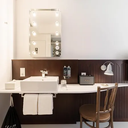 Hotel Ruby Hanna