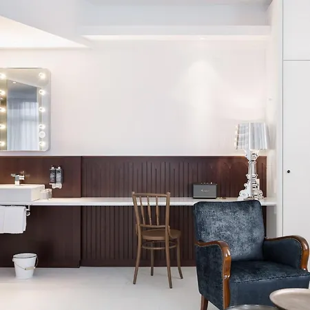 Ruby Hanna Hotel 4*