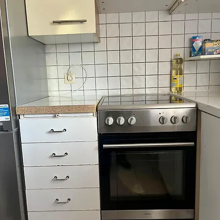 Cozy & 75 Tv Near Mercedes Museum, Stadium Apartment