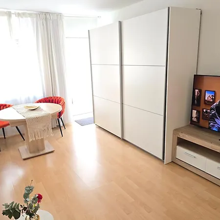 Nr 5 Bei Augsburger Platz * شتوتغارت