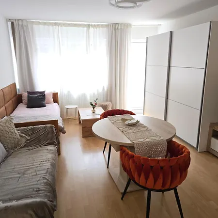 Nr 5 Bei Augsburger Platz شتوتغارت