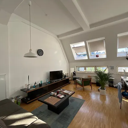Loftcharakter Mit Schoener Aussicht Ueber Apartman
