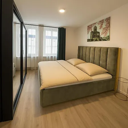 Apartment Seductive Apt, With High Class *