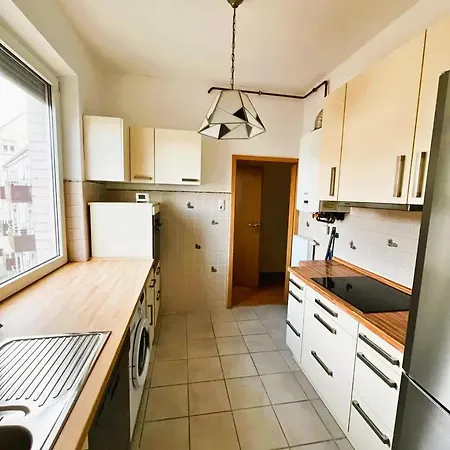 Eastside - In Geteilter Mit Gemeinschaftsbad * Štutgart