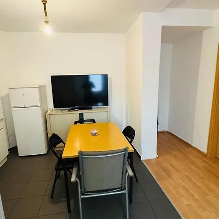 Apartment Affordable Living On Marienplatz Stuttgart