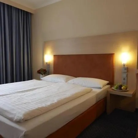 Intercityhotel فندق 3*