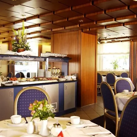 Intercityhotel 3*