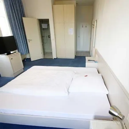 Neuwirtshaus Otel Stuttgart