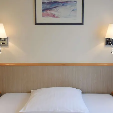 Intercityhotel 3*
