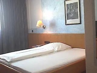 Enjoyhotel Garni Stuttgart فندق