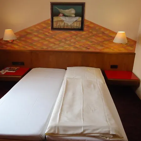 Enjoyhotel Garni Stuttgart فندق