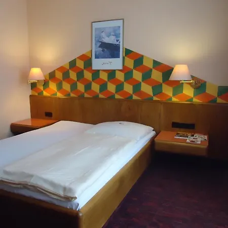 Enjoyhotel Garni Stuttgart فندق 2*