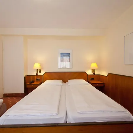 Plaza Rieker Hauptbahnhof 3* Estugarda