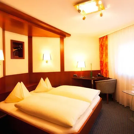 فندق أزينبيرغ 4*