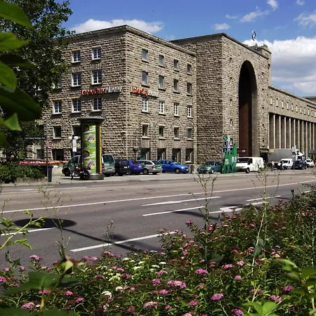 Intercityhotel فندق