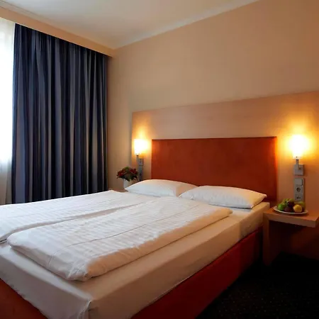 Intercityhotel فندق 3*